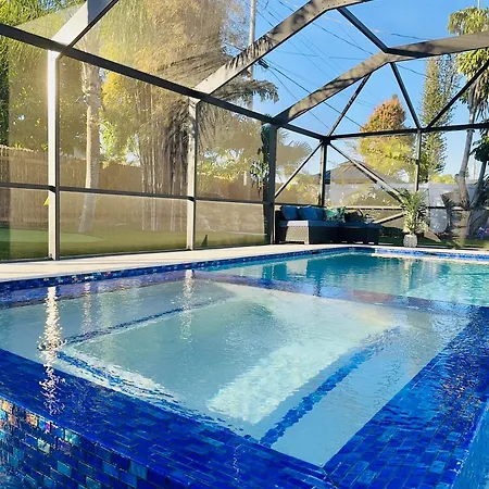 Tropical Luxury Paradise - Fully Renovated In Wpb